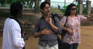 Aamir Khan visits archaeological sites, promotes 3 idiots